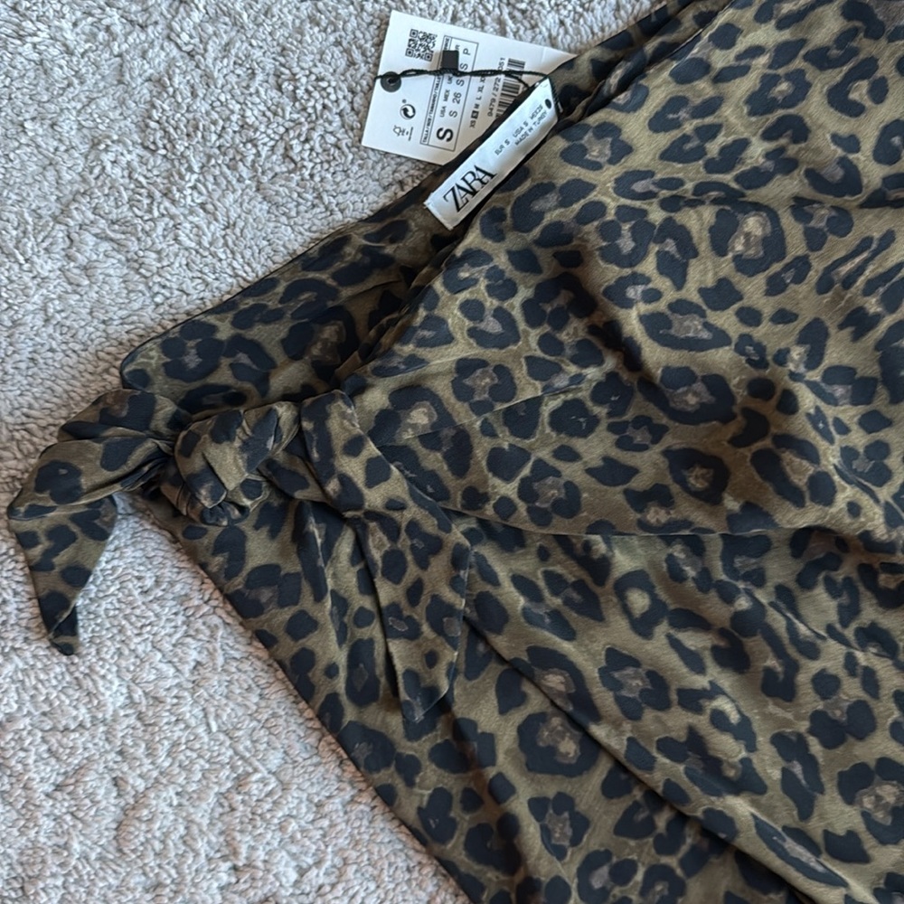 Skirt - Picture 2 of 5